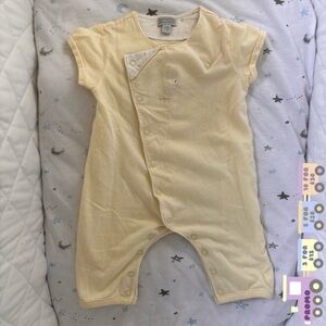 🐣 0-3M Mexx Pastel Yellow Button-up Romper Sheep Short Sleeves Cozy Arrival